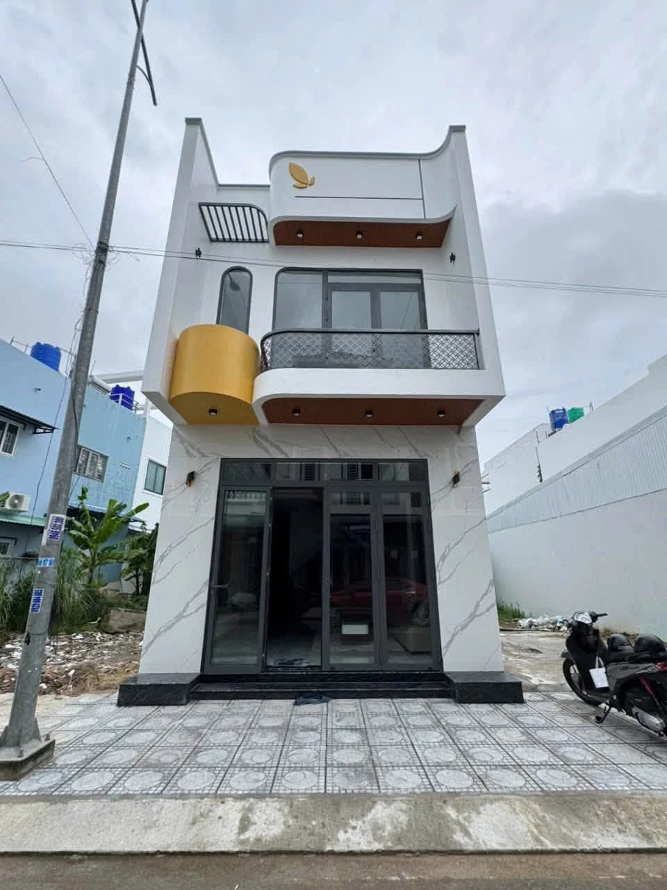 Bán nhà phố 1 trệt 1 lầu 5x16m mặt tiền đường số 21 KDC Nam An Hòa, Rạch Giá, An Giang - Ảnh 1