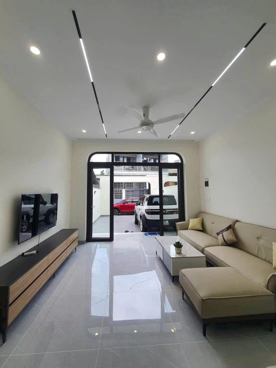 Bán nhà phố 3PN 200m² Quận 1 giá 4 tỷ 850 triệu - Ảnh thu nhỏ 3