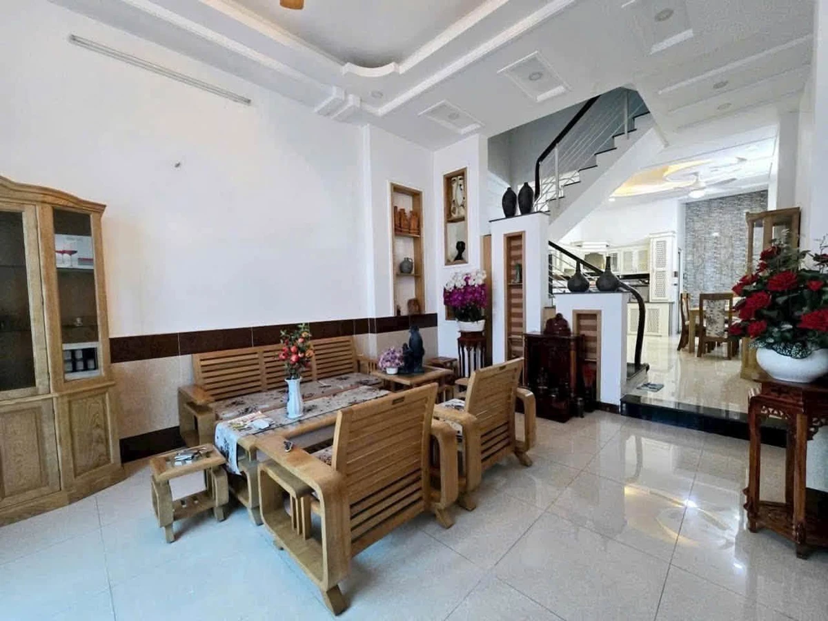Bán nhà 3 tầng đường Man Thiện, 4,2x17m, giá 7,2 tỷ, Thủ Đức - Ảnh thu nhỏ 2