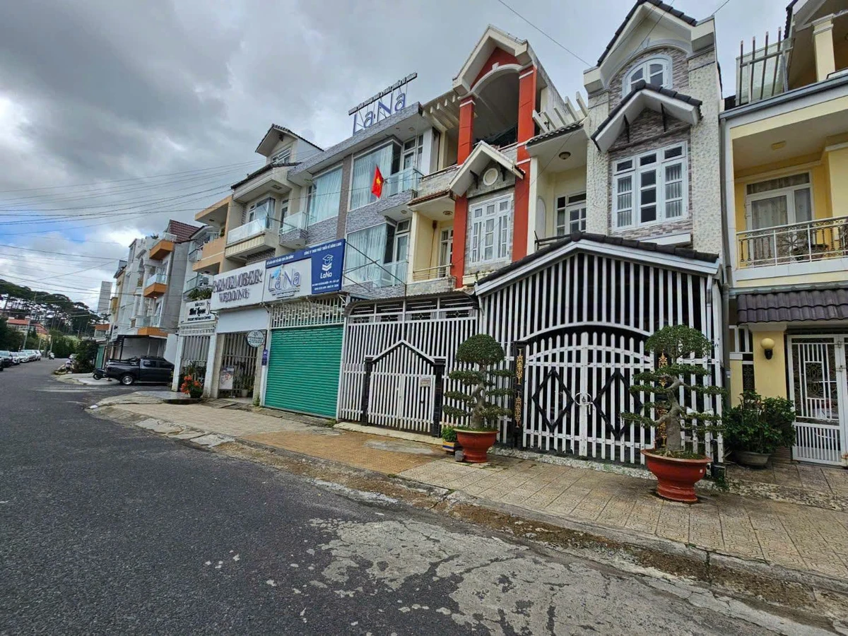 Bán nhà 3 tầng 78m² đường Đặng Thùy Trâm Đà Lạt 10,5 tỷ - Ảnh 1