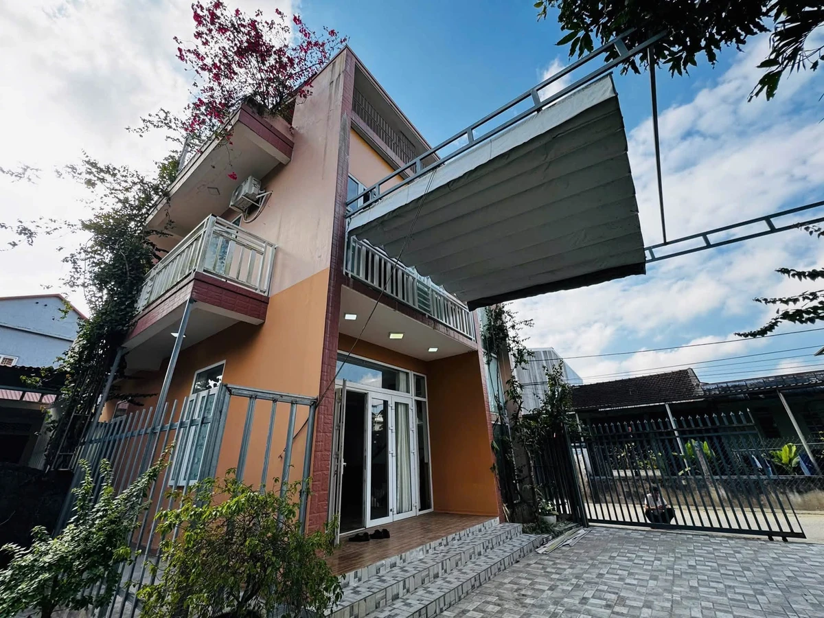 Bán nhà 3 tầng kiệt ô tô đường Lý Nam Đế, gần cầu An Hòa, TP Huế, 100m2, 2,59 tỷ - Ảnh thu nhỏ 2
