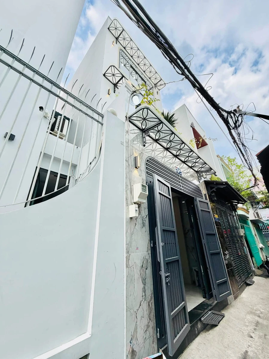 Bán nhà 3PN 1 trệt 2 lầu 32m2 gần công viên Làng Hoa, Phường 8, Gò Vấp, giá 5,38 tỷ - Ảnh thu nhỏ 2
