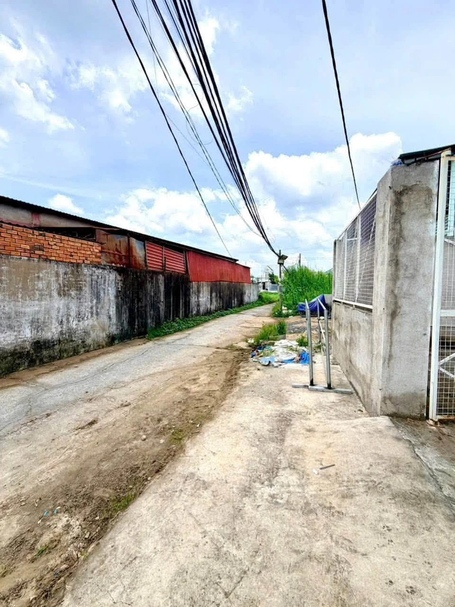Bán nhà trệt lầu 250m2 xã Tân Quý Tây, Bình Chánh, giá 4,9 tỷ - Ảnh thu nhỏ 2
