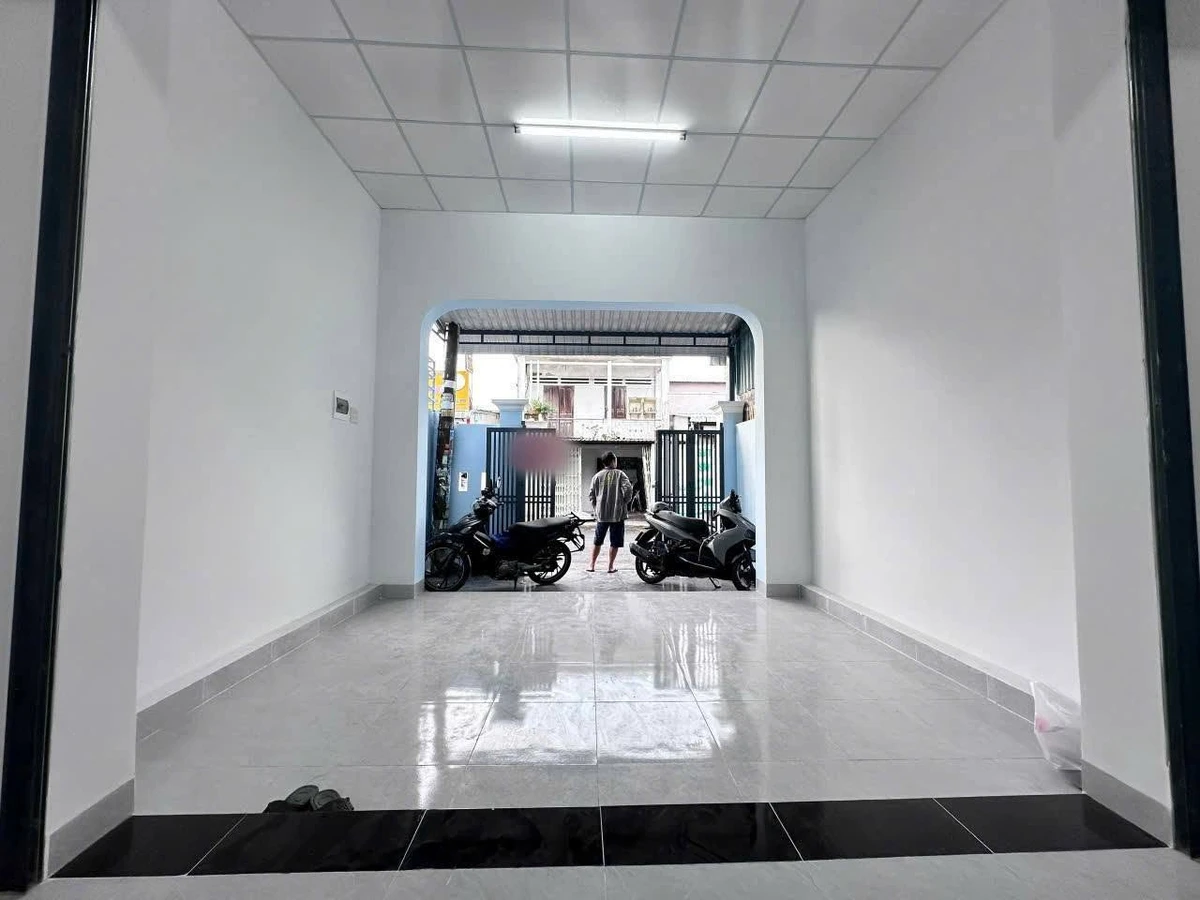 Cho thuê nhà mặt tiền kinh doanh 100m² Phan Thiết - Ảnh 1