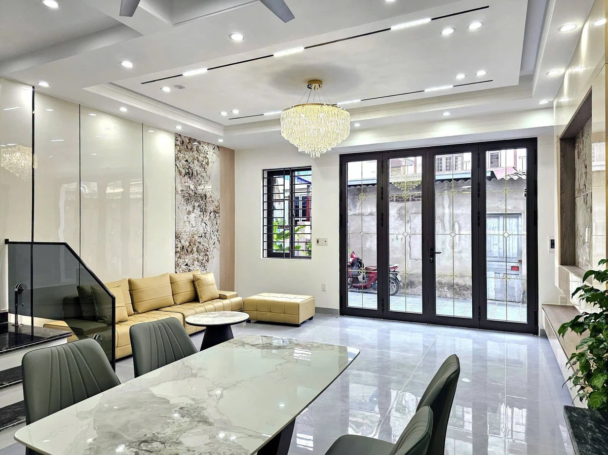 Bán nhà 4 tầng 60m2 độc lập, 4PN, ngõ 193 Hồ Sen, Hải Phòng, giá 4,35 tỷ - Ảnh thu nhỏ 3