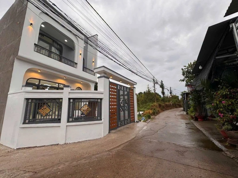 Bán nhà góc 2 mặt tiền 6x21 (126m²), 4PN, Đồng Nai, giá 1 tỷ 970