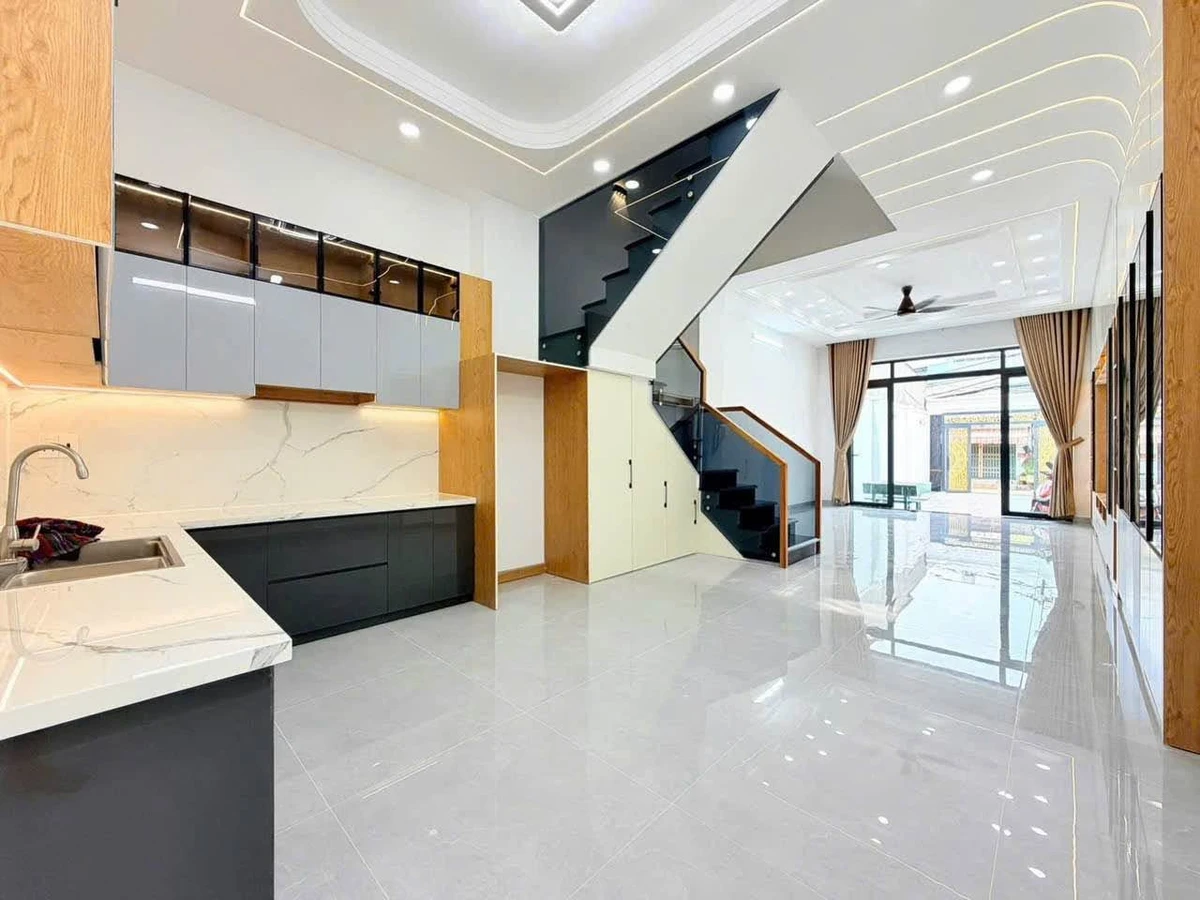 Bán nhà mặt tiền 4 tầng 105m2 đường Hiệp Thành 12, Quận 12, giá 9,39 tỷ - Ảnh thu nhỏ 5