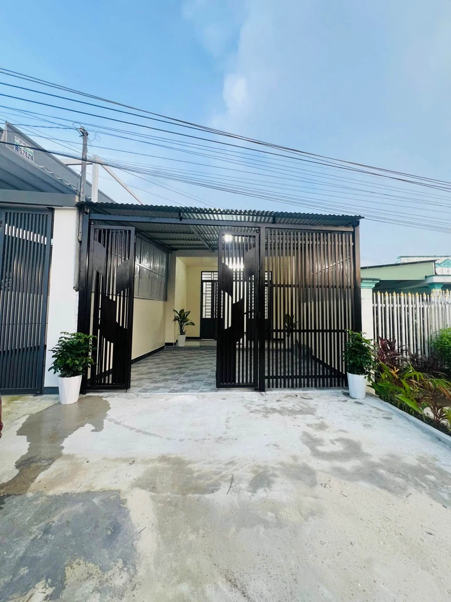 Bán nhà mặt tiền 102m² 2PN 2WC Nguyễn Văn Linh Tây Ninh - Ảnh 1