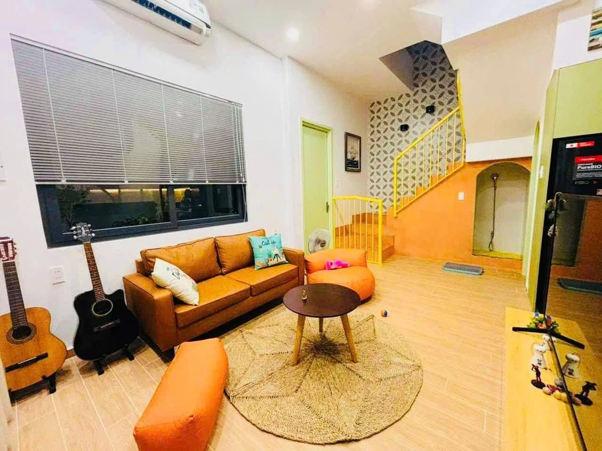 Bán nhà 2 tầng ngang 10m, 82m², gần ngã tư Chiêu Liêu, Dĩ An, giá 4,97 tỷ - Ảnh 1