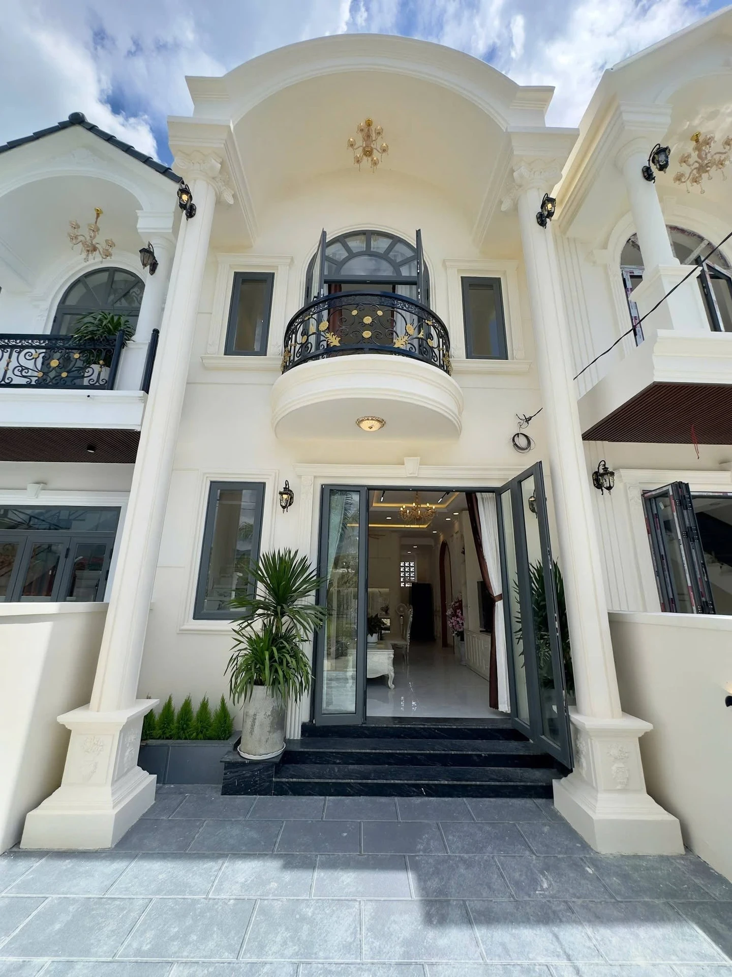 Bán nhà tân cổ điển full nội thất 85m2, 3PN, trung tâm Diên Điền, Khánh Hòa - Ảnh 1