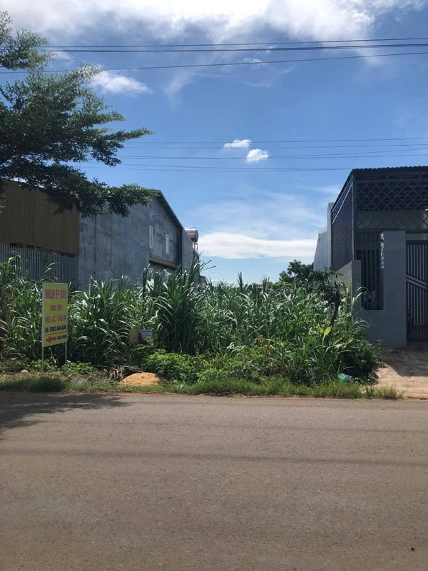 Bán lô đất mặt tiền YWang 300m² ở Đắk Lắk 2,7 tỷ