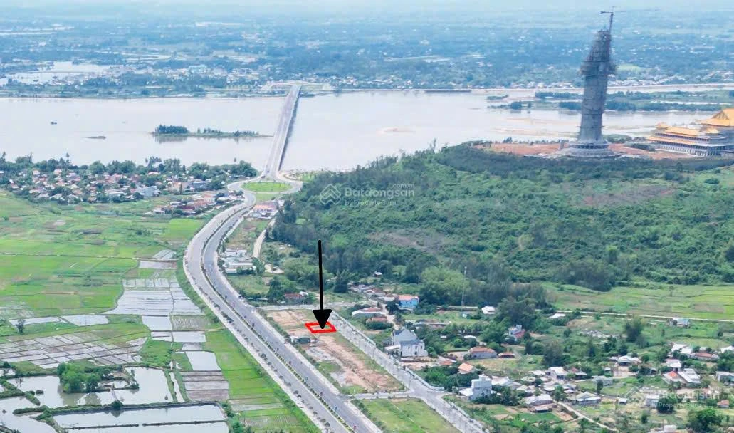 Mặt tiền đường nội bộ Mỹ Khê Angkora sạch đẹp, DT 100m2, giá cắt lỗ chỉ còn 1,4 tỷ, sổ hồng sẵn - Ảnh 1