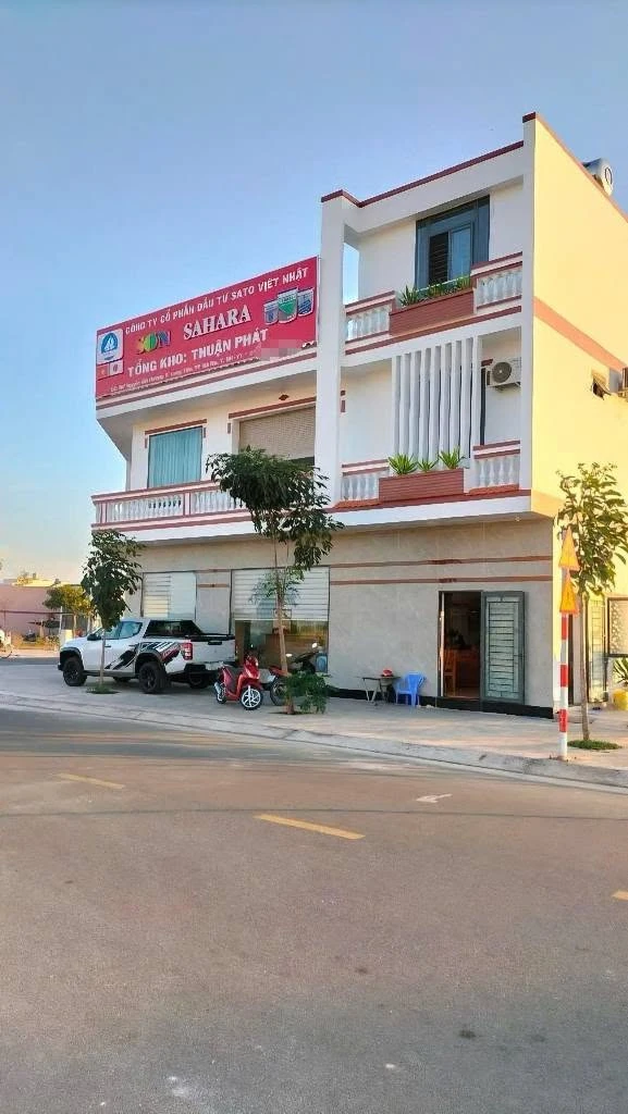 Bán nhà góc 2 mặt tiền 140m² 3PN Nguyễn Văn Hưởng Quận 7 - Ảnh 1