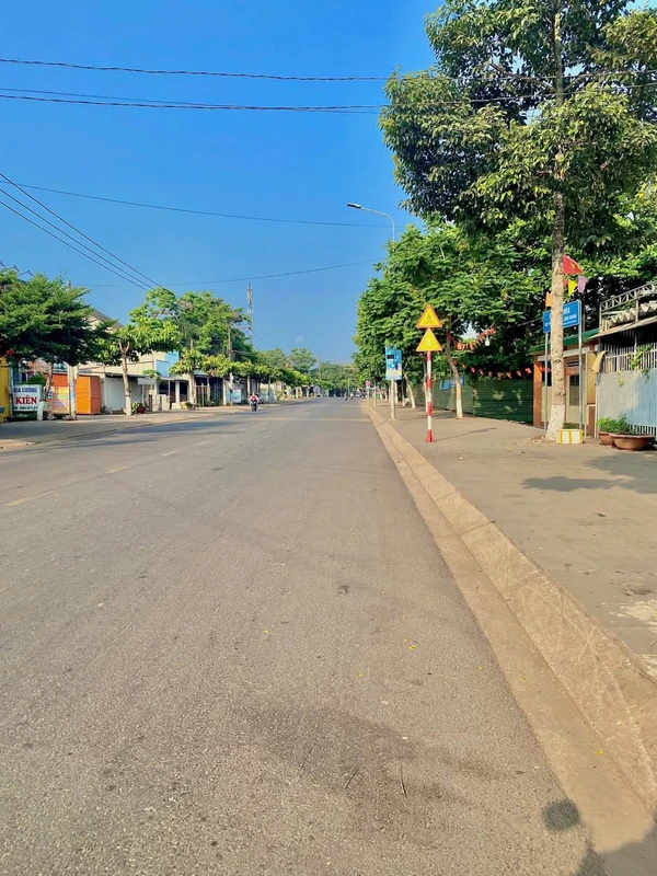 Bán đất thổ cư 5x19m sổ riêng giá 690 triệu trung tâm Long Khánh, Đồng Nai