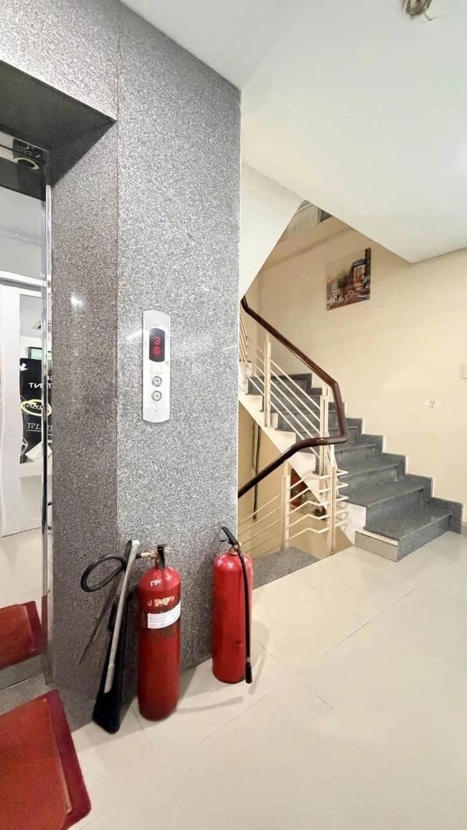 Bán tòa nhà mặt tiền 7 tầng thang máy 200m² Trung Sơn Q.7 - Ảnh thu nhỏ 2