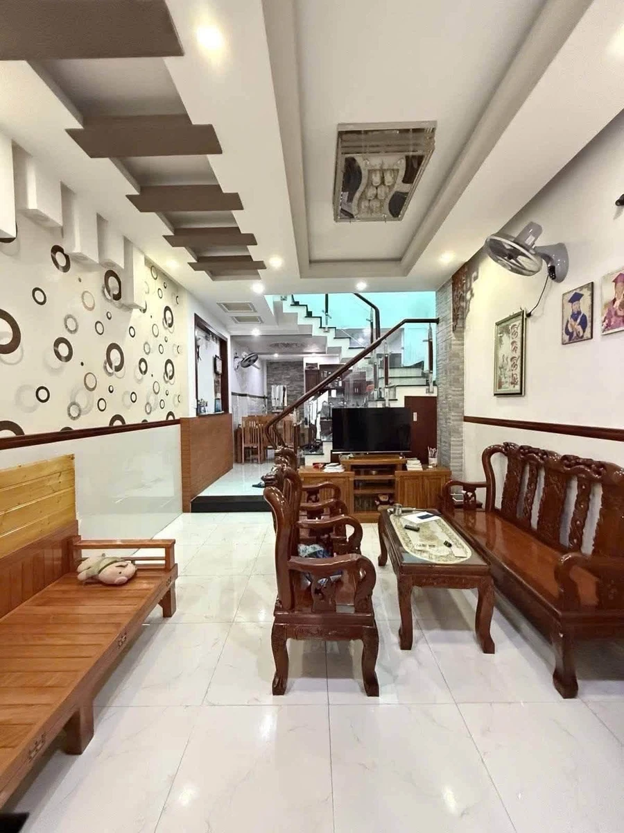 Bán nhà hẻm xe hơi 60m2, 3 phòng ngủ, gần nhà ga T3 sân bay Tân Sơn Nhất - Ảnh thu nhỏ 2