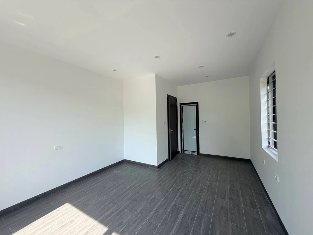 Bán nhà 3 tầng 60m2 gần chợ Hà Khẩu có gara ô tô - Ảnh thu nhỏ 5