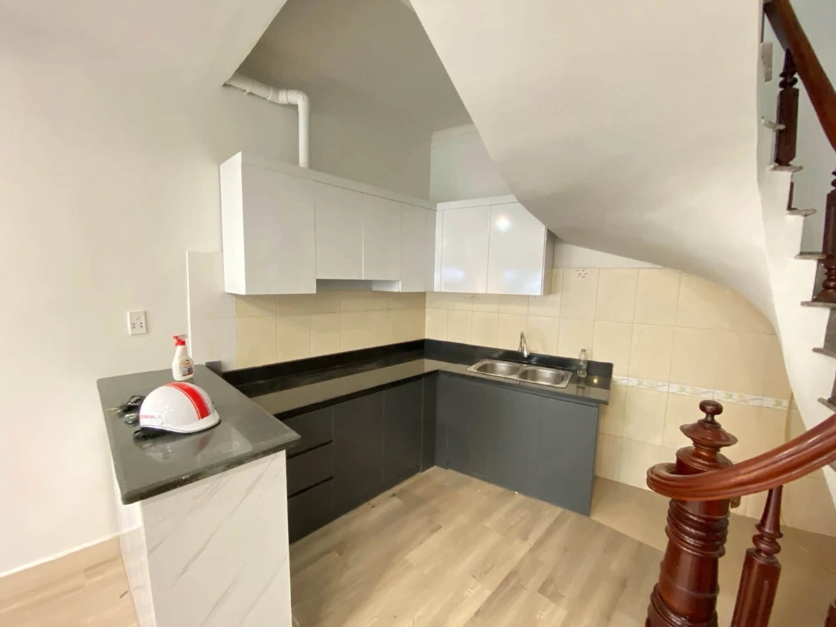 Bán nhà mặt phố chợ Cấm 56m2, 4,5 tầng, gần 6 tỷ - Ảnh thu nhỏ 2