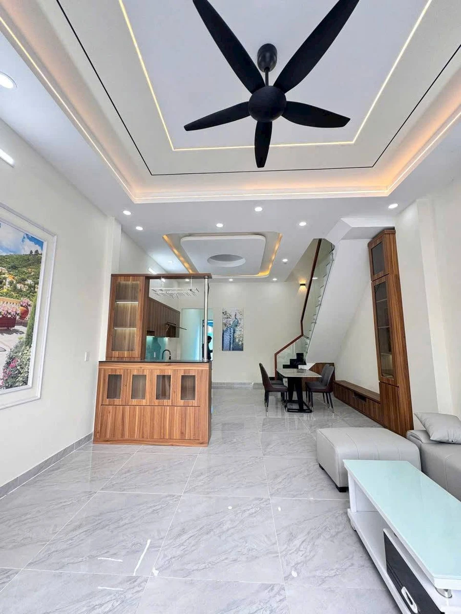 Bán nhà mặt tiền 5x28.5m, 3PN, có hồ bơi, Hóc Môn - Ảnh thu nhỏ 2