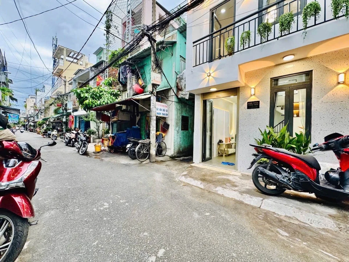 Bán nhà 3 tầng 90m2 giáp Quận 1, hẻm xe hơi - Ảnh thu nhỏ 2