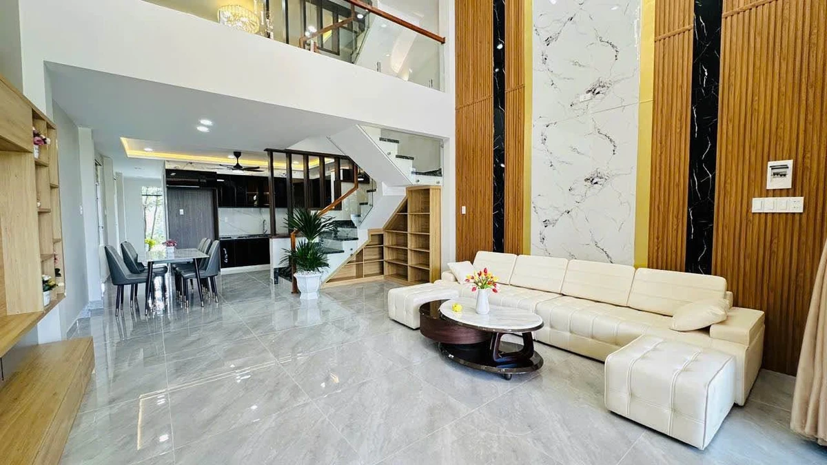 Bán nhà 1 trệt 2 lầu sân vườn 100m2, 3PN, hẻm 347 Phạm Văn Đồng, Gò Vấp - Ảnh thu nhỏ 2