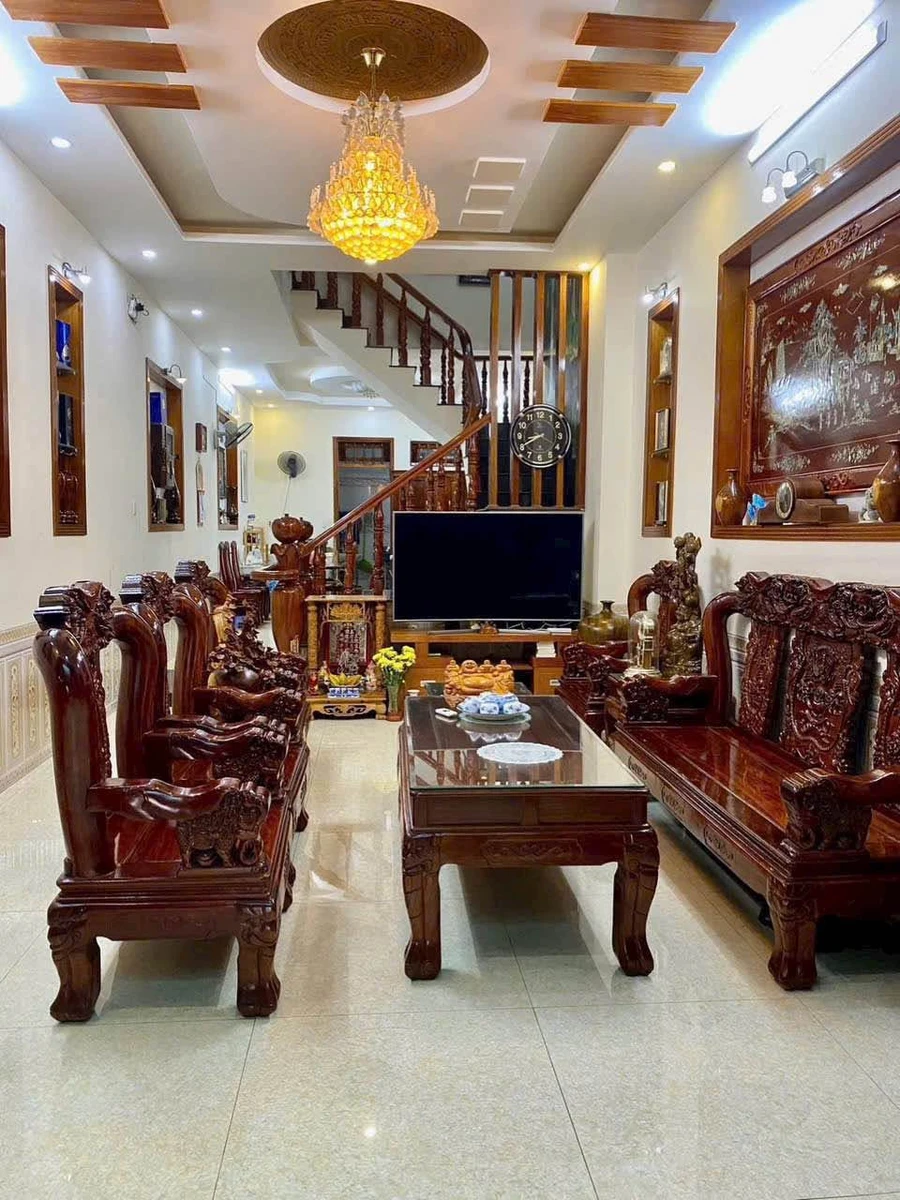 Bán nhà 1 trệt 2 lầu 100m2, 4 PN, Nguyễn Thiện Thuật, Quận 7 - Ảnh 1