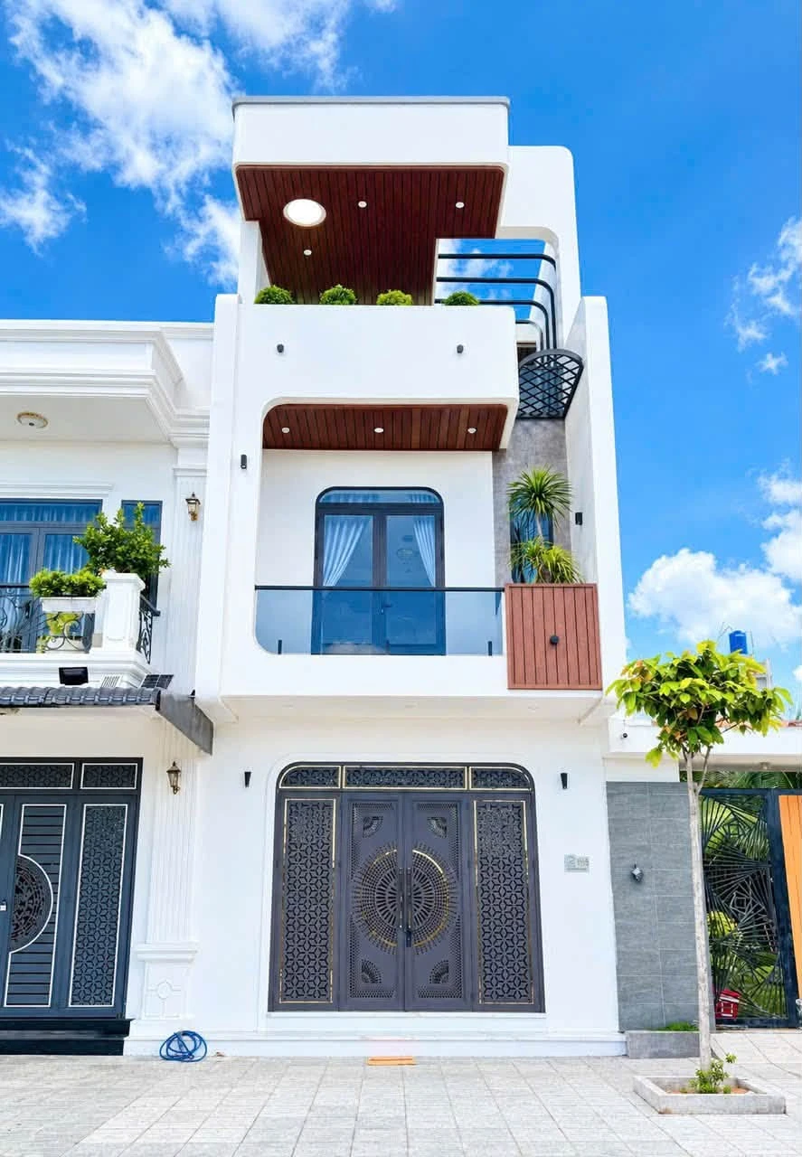Bán nhà 3PN đối diện công viên 100m² Rạch Giá 4.6 tỷ - Ảnh 1