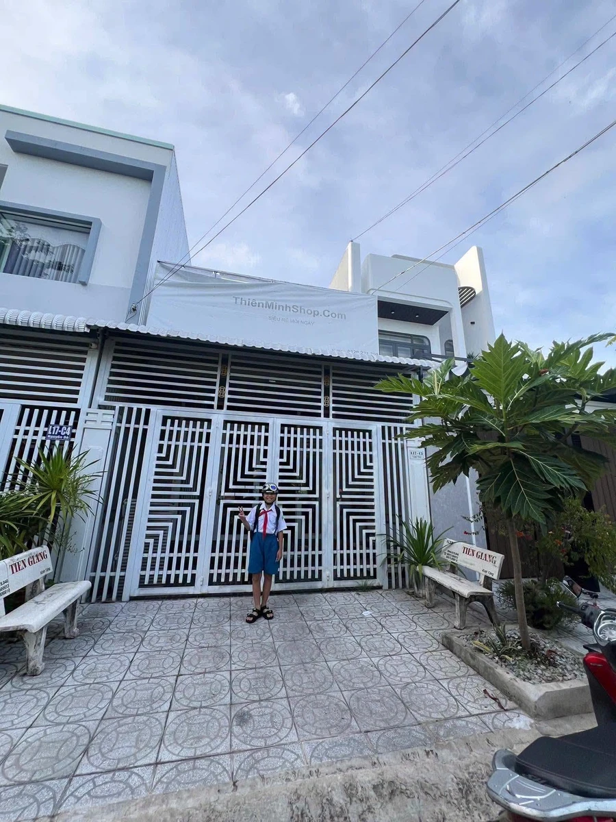 Bán nhà mặt tiền đường Nguyễn Đệ, phường Rạch Giá, 5x18,2m, giá 2 tỷ 300 triệu - Ảnh 1