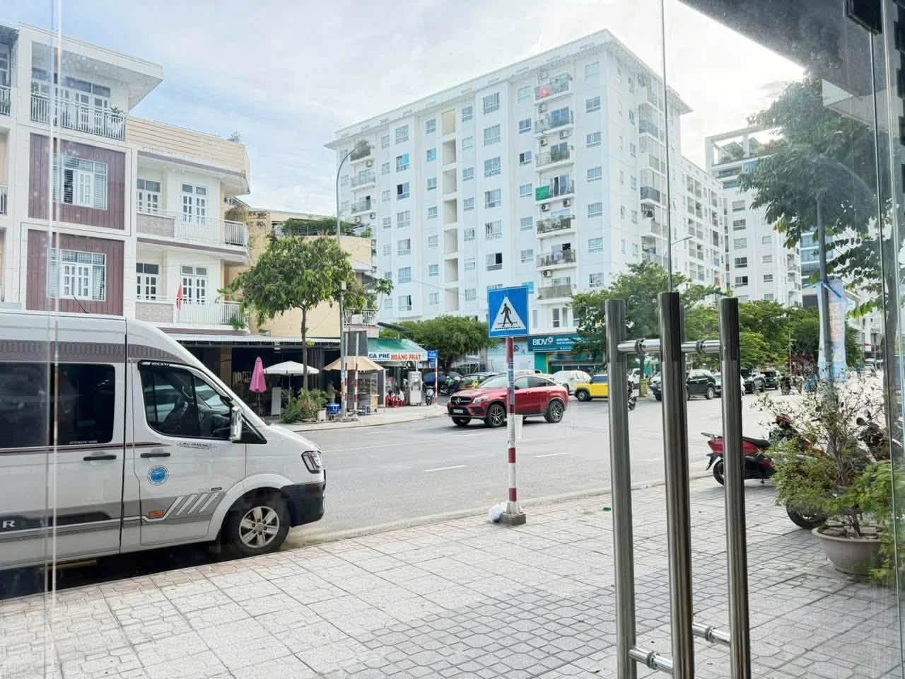 Bán tòa nhà 5 tầng 3 mặt tiền 200m² Nha Trang 12,8 tỷ - Ảnh 1