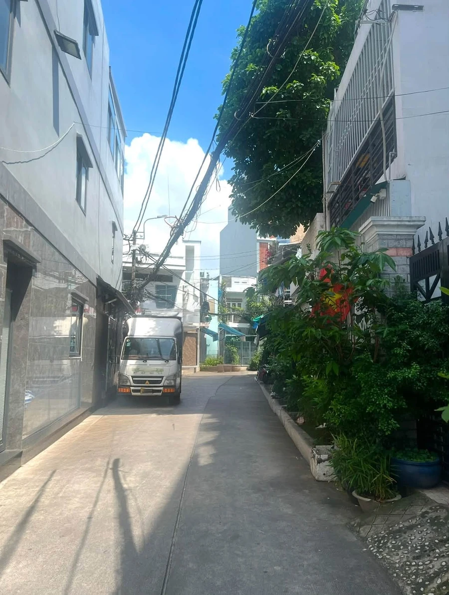 Bán nhà phố Tân Phú 75m² 5 phòng ngủ nhỉnh 8 tỷ - Ảnh 1