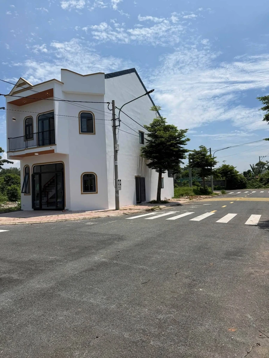 Bán nhà lầu hoàn thiện 3 phòng ngủ 100m² Bình Chánh 2.3 tỷ - Ảnh 1