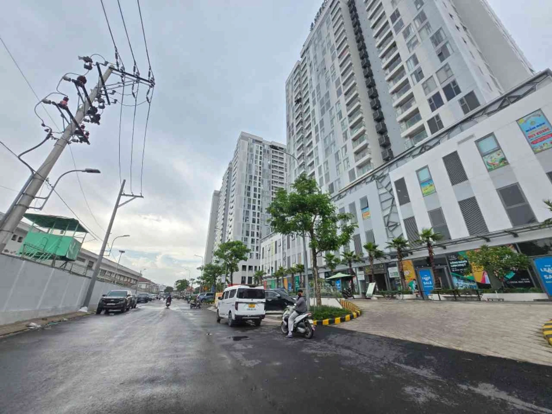 Bán nhà mặt tiền kinh doanh 77m2 đường 10m sát Vạn Phúc City, Thủ Đức giá 6,9 tỷ - Ảnh 1