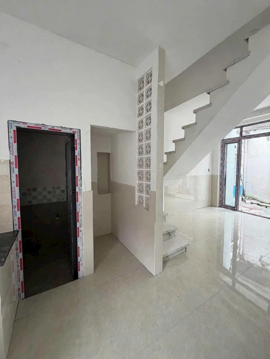 Nhà bán sổ hồng riêng 2 tầng Quận 7, 29.7 m2, 2.6 tỷ - Ảnh thu nhỏ 3