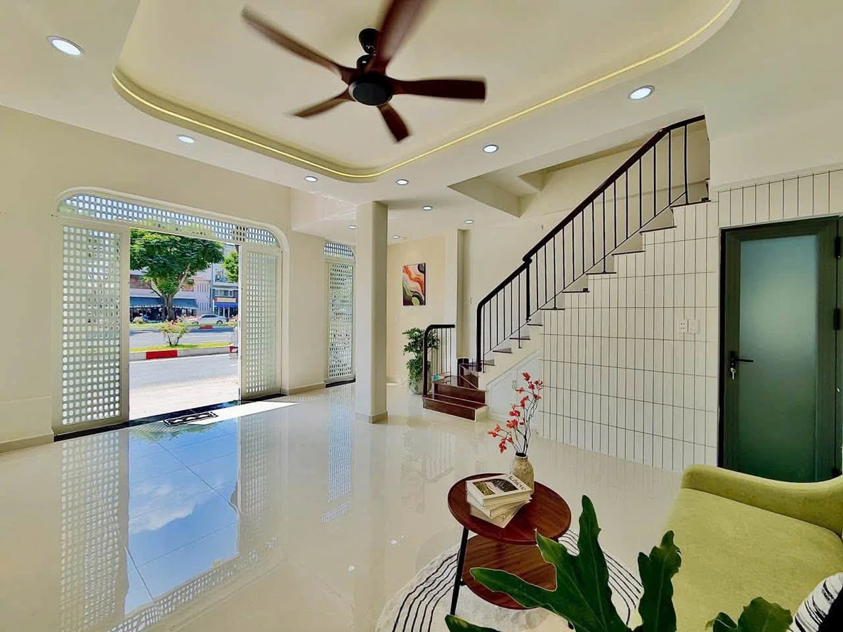 Bán nhà mặt tiền Phạm Văn Đồng Gò Vấp 226.6m2 10.9 tỷ - Ảnh thu nhỏ 5