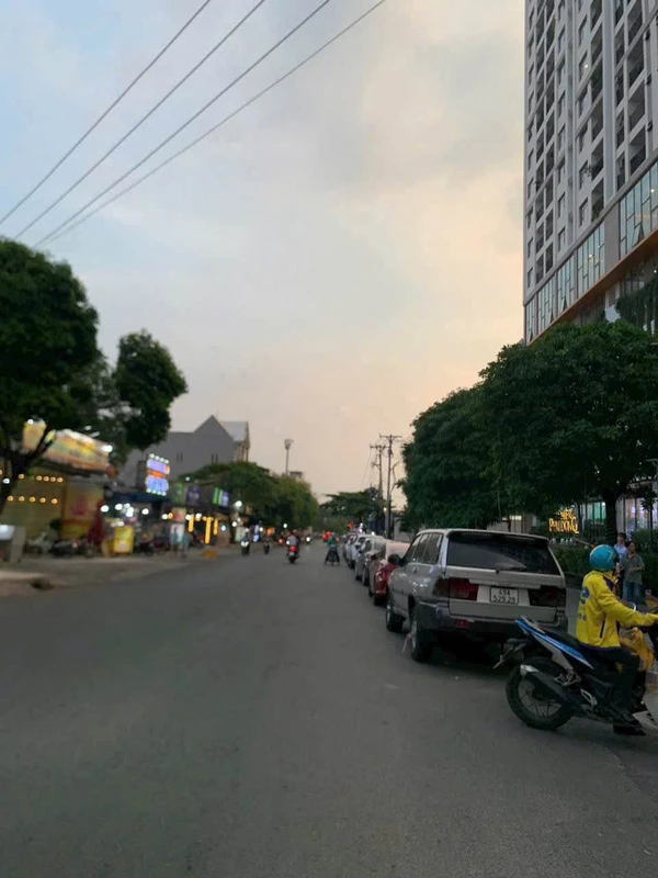 Bán nhà mặt tiền 3 tầng 95m2 kinh doanh KDC Việt Lập, An Bình, Dĩ An giá 8,7 tỷ