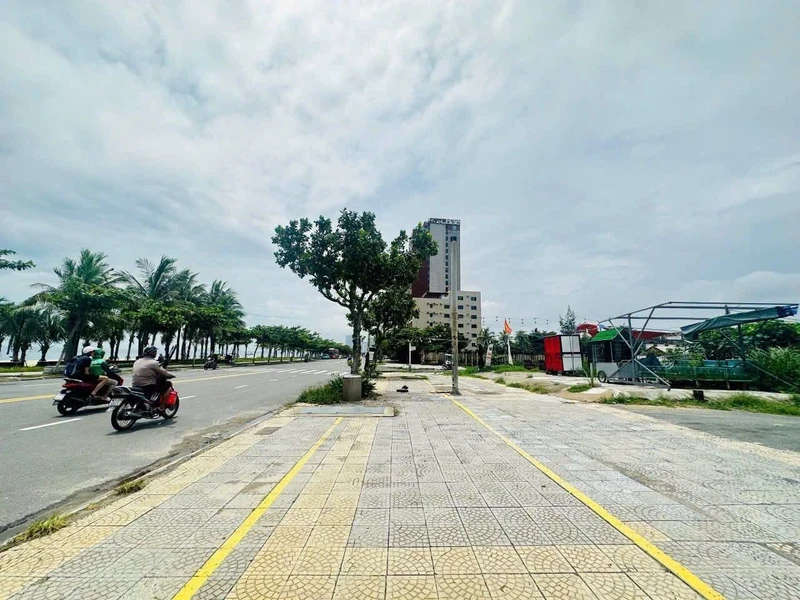 Bán đất biển Hoàng Sa 176m² 2 mặt tiền view biển