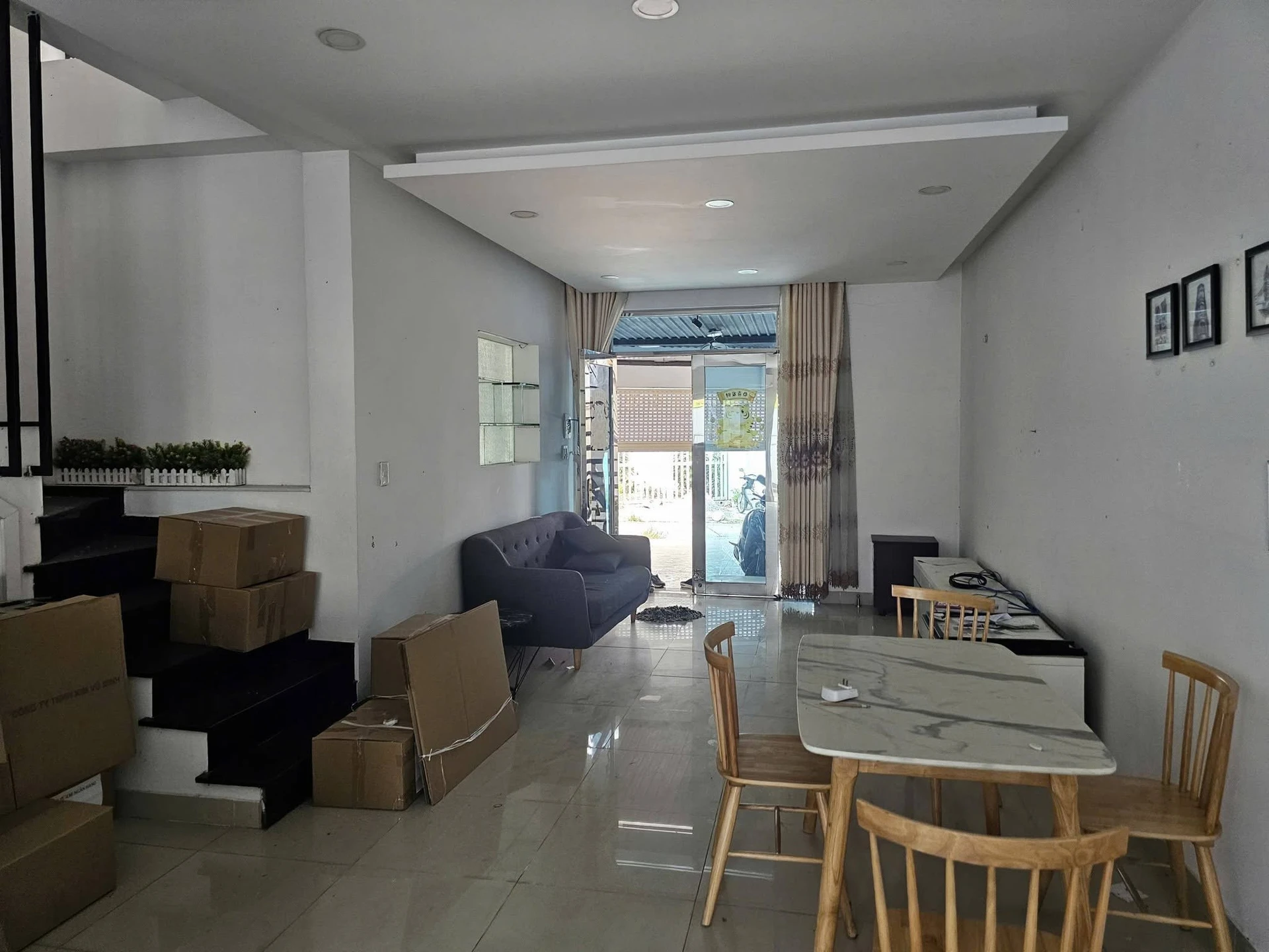Cho thuê nhà trệt lầu 3PN 2WC 6x22m, đường DX43 Phú Mỹ, Thủ Dầu Một, giá 9 triệu/tháng - Ảnh 1
