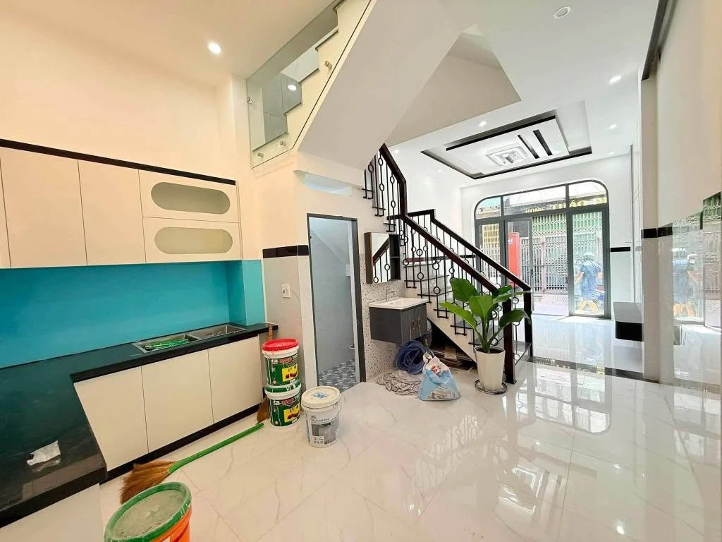 Bán nhà 3 tầng hẻm rộng 3m đường Hoàng Văn Thụ, Quy Nhơn, 46,7m2, giá 3,66 tỷ - Ảnh thu nhỏ 2