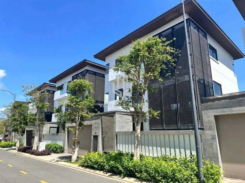 Bán biệt thự đơn lập LaVida 273m² view hồ, 32 tỷ