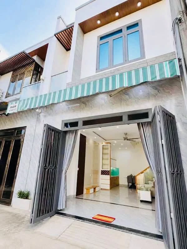 Bán nhà 1 trệt 1 lầu 5x15m, 3 phòng ngủ, sổ riêng thổ cư KP2 Phường Trảng Dài, Đồng Nai