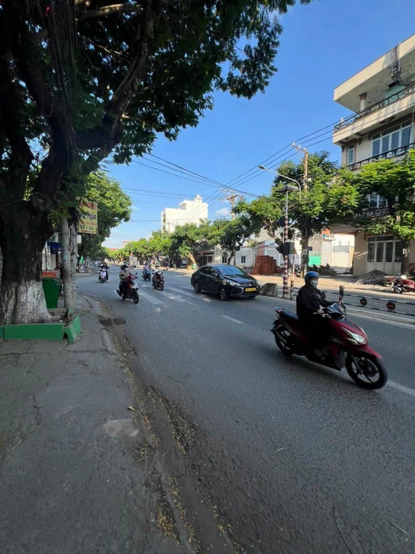 Bán nhà mặt tiền Huỳnh Văn Nghệ 1 trệt 3 lầu 47m2, 5PN, Bửu Long, Biên Hòa