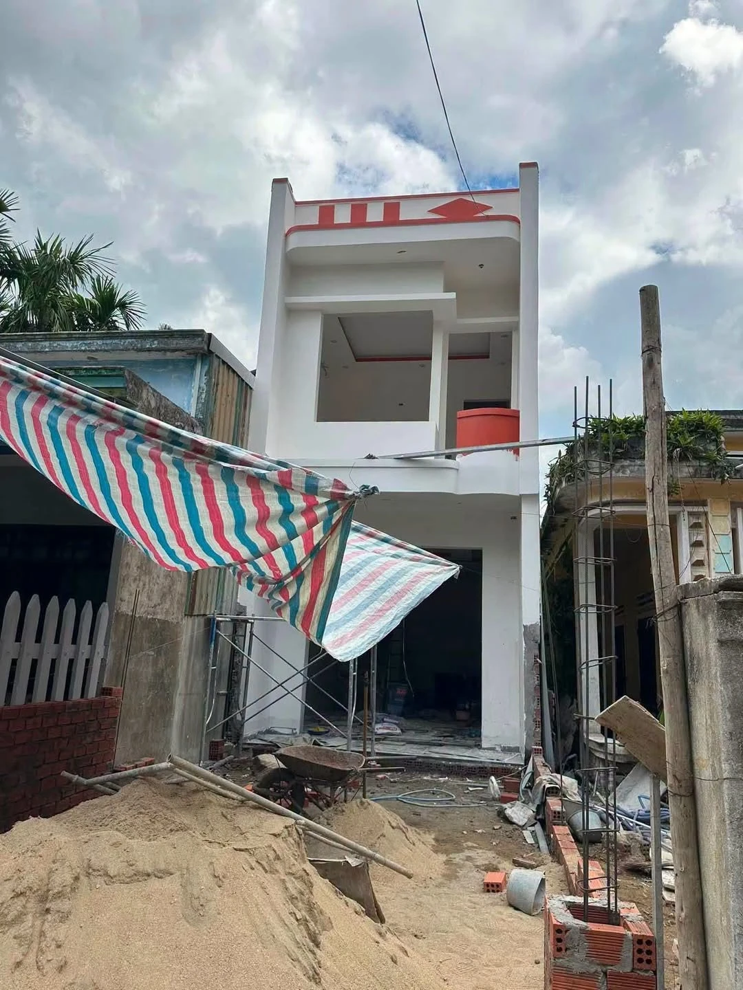 Bán nhà 3 phòng ngủ 117m2 Nguyễn Chí Thanh Quận 1 - Ảnh 1