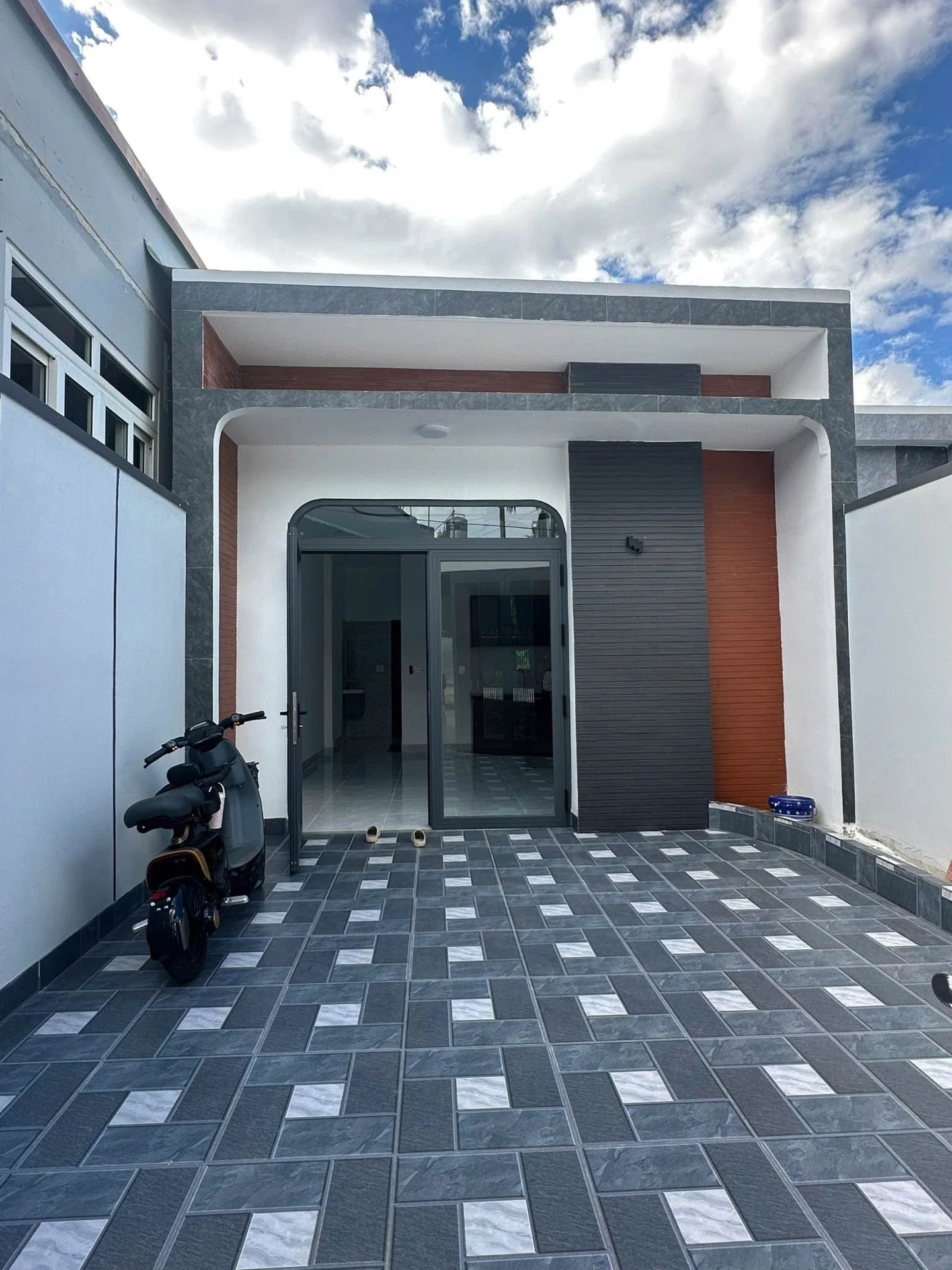 Bán nhà 90m² 3PN hẻm Nguyễn Công Trứ 3 tỷ 550 triệu - Ảnh 1