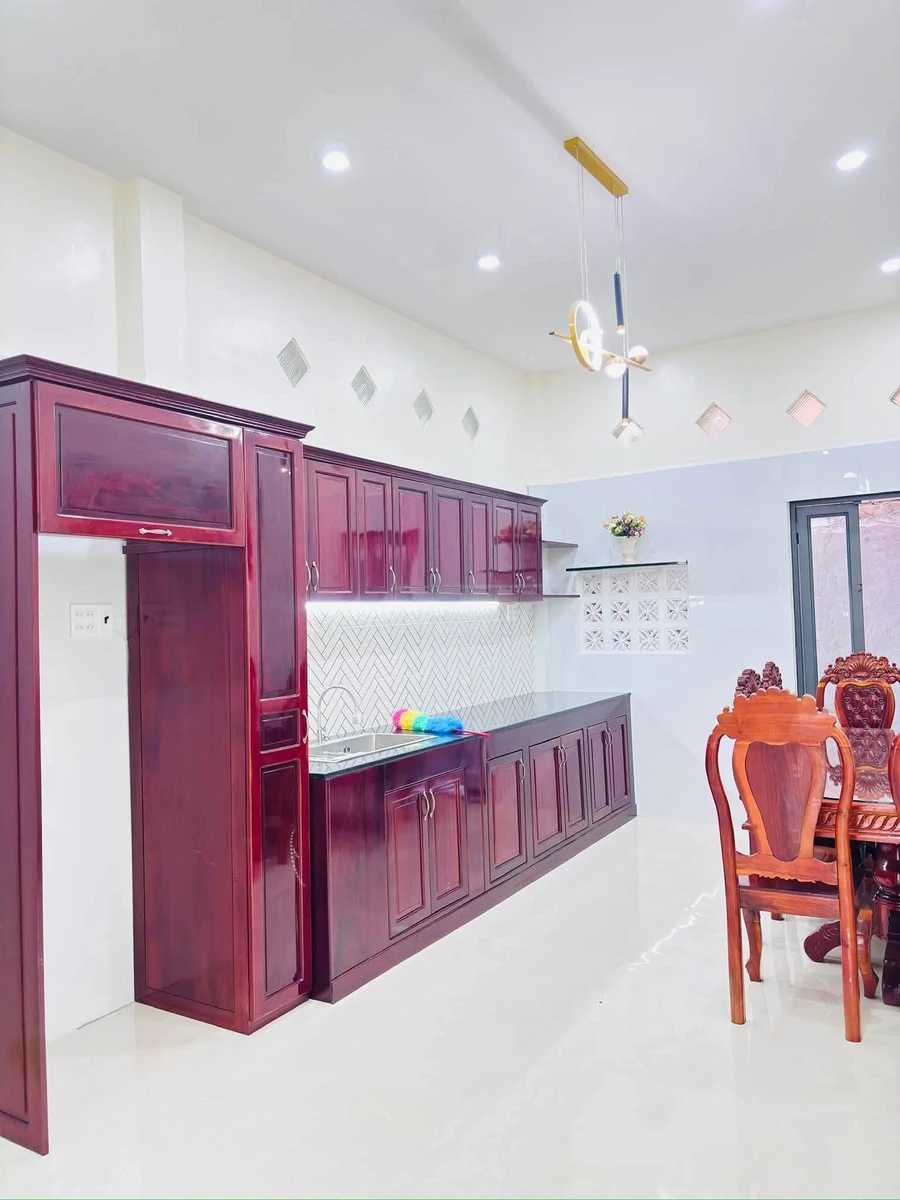 Bán nhà mặt tiền 1 trệt 2 lầu 4PN đường Huỳnh Tịnh Của, trung tâm Rạch Giá, giá 2,6 tỷ - Ảnh thu nhỏ 5