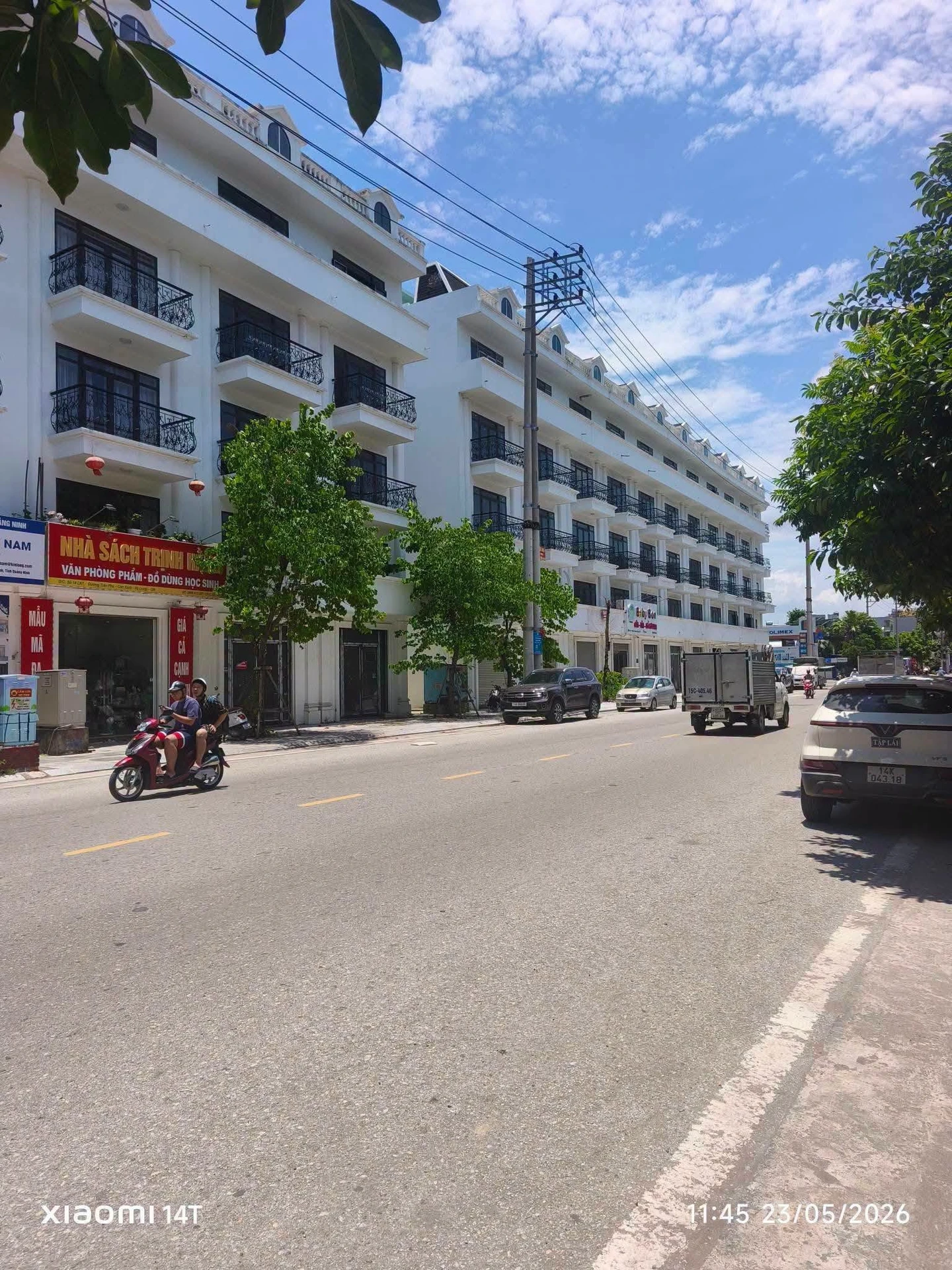 Bán nhà 2,5 tầng mặt đường Cao Xanh 40m² gần Gold City - Ảnh 1