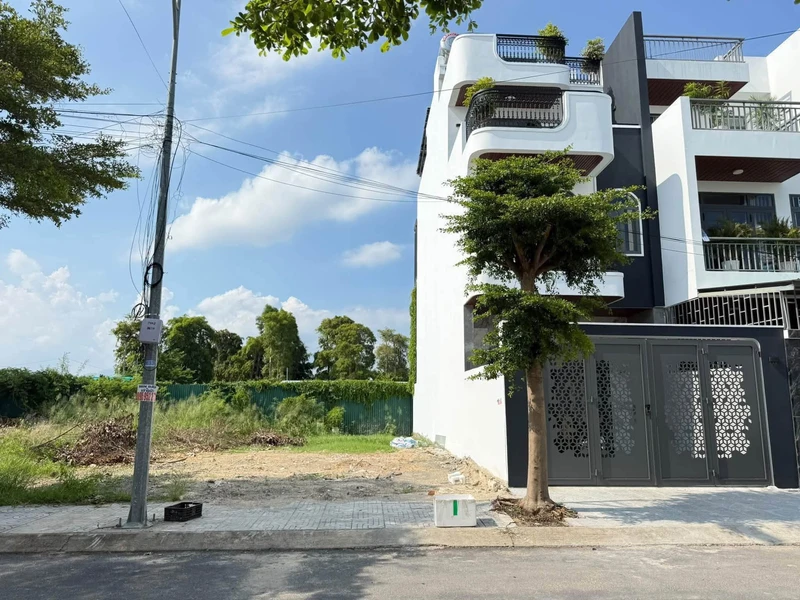 Bán đất nền 100m2 KĐT Mỹ Gia, Nha Trang, giá 4,5 tỷ, giáp công viên và chợ