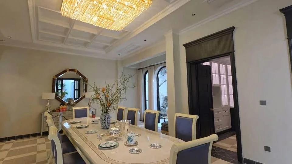 Bán biệt thự 366m2 kiến trúc Pháp 200 tỷ Quận 7 - Ảnh thu nhỏ 3