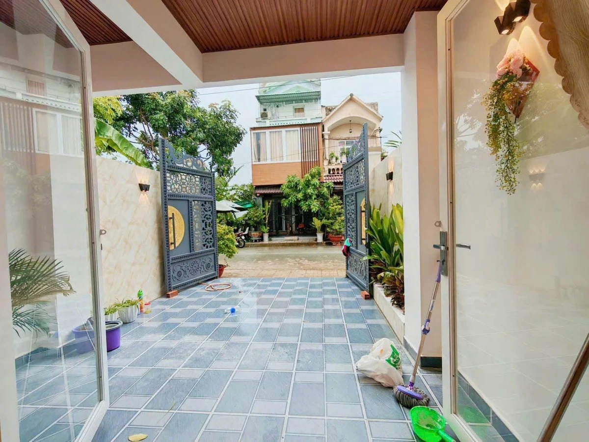 Bán nhà 1 trệt 1 lầu 3PN Hóc Môn 72m² 1 tỷ 850 - Ảnh thu nhỏ 2
