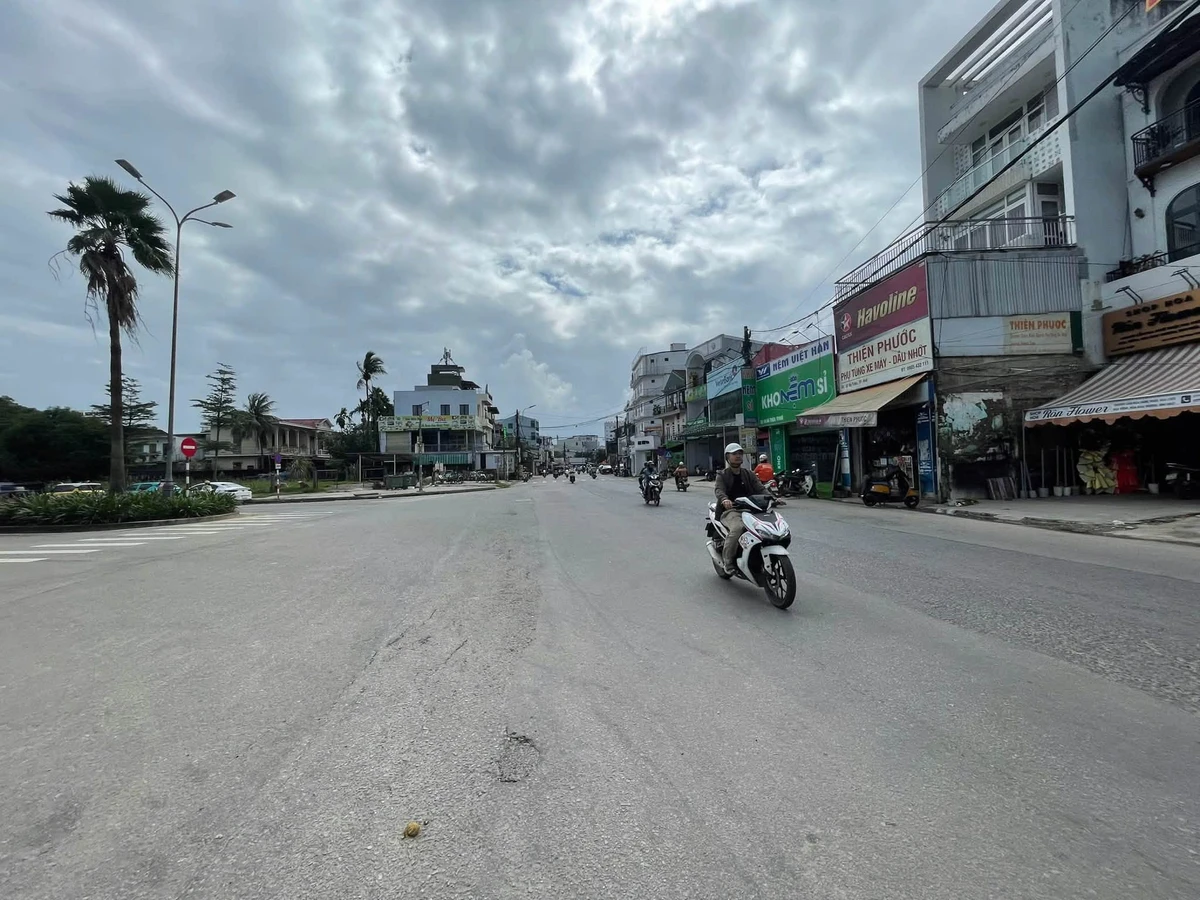 Bán nhà mặt tiền 67m2 Bà Triệu, Huế 7 tỷ - Ảnh 1