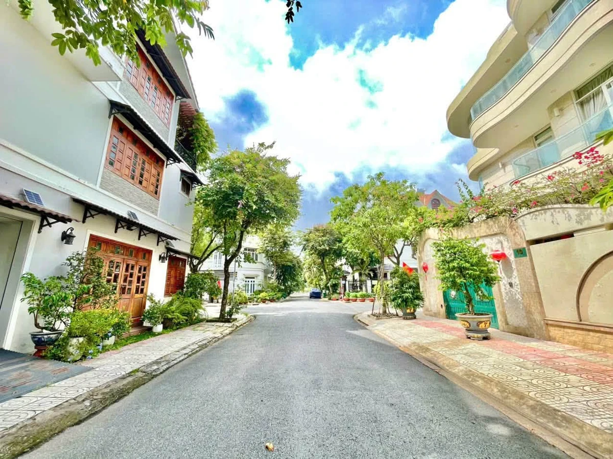 Bán biệt thự đơn lập 234m² Sadeco Quận 7, 34 tỷ - Ảnh thu nhỏ 4